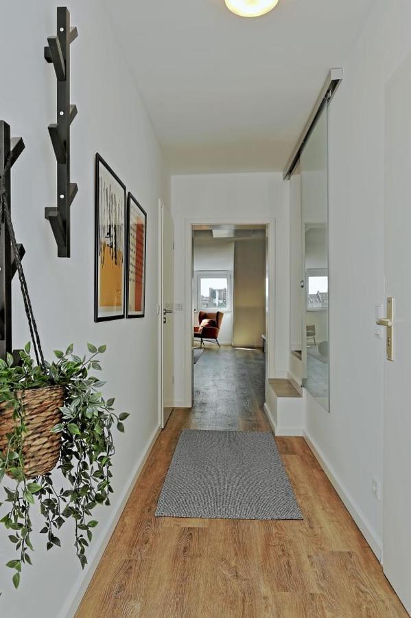 'Traveller Lodge' Grosszuegiges Apartment - 3 Bedroom 10Min To Hbf, Full Kitchen, Homeoffice, Netflix, Wifi Düsseldorf Eksteriør billede