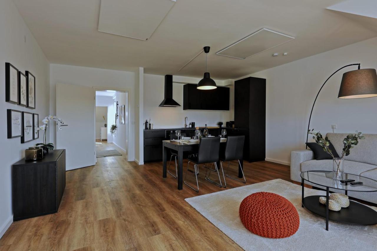 'Traveller Lodge' Grosszuegiges Apartment - 3 Bedroom 10Min To Hbf, Full Kitchen, Homeoffice, Netflix, Wifi Düsseldorf Eksteriør billede